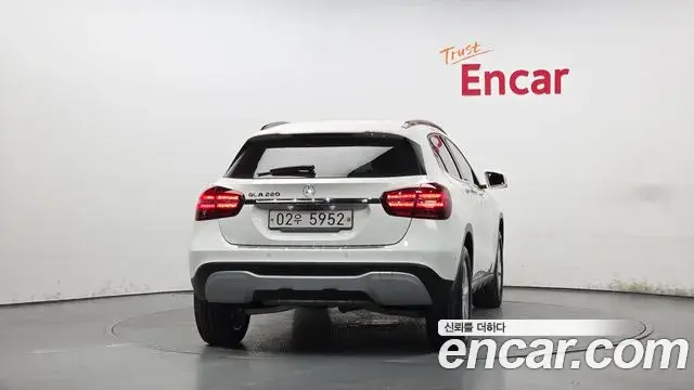 Mercedes-Benz GLA-Class 2019 — Фото 4/20