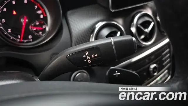 Mercedes-Benz GLA-Class 2019 — Фото 9/20