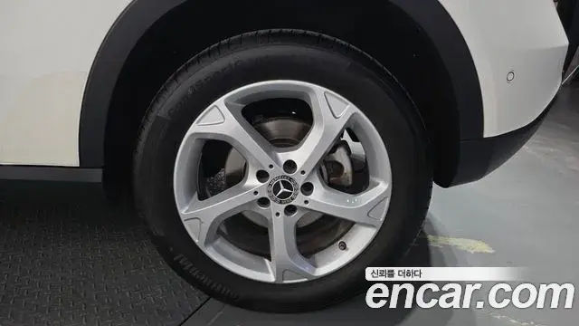 Mercedes-Benz GLA-Class 2019 — Şəkil 2/30