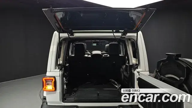 Jeep Wrangler 2023 — Фото 20/20