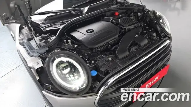 Mini Cooper Clubman 2023 — Photo 6/20