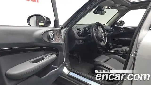 Mini Cooper Clubman 2023 — Photo 10/20