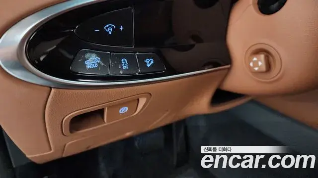 Genesis GV70 2025 — Photo 27/34