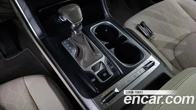 Kia Carnival 2021 — Photo 9/20