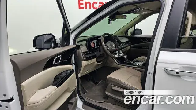 Kia Carnival 2021 — Photo 10/20