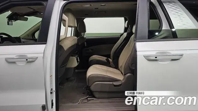 Kia Carnival 2021 — Photo 11/20