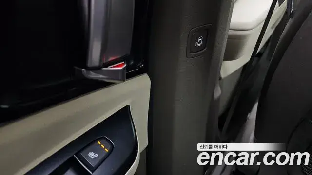 Kia Carnival 2021 — Photo 19/20