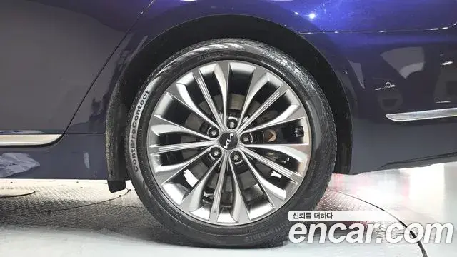 Kia The K9 2022 — Photo 28/43