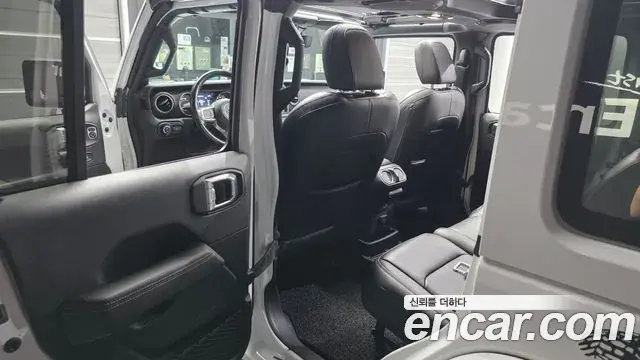 Jeep Wrangler 2021 — Фото 11/20