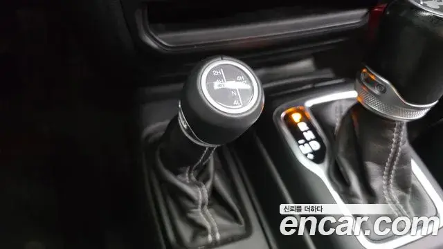 Jeep Wrangler 2021 — Фото 15/20