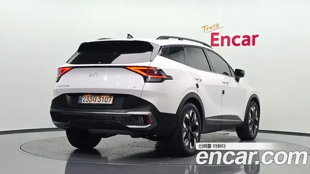 Kia Sportage 2022 — Фото 2/20