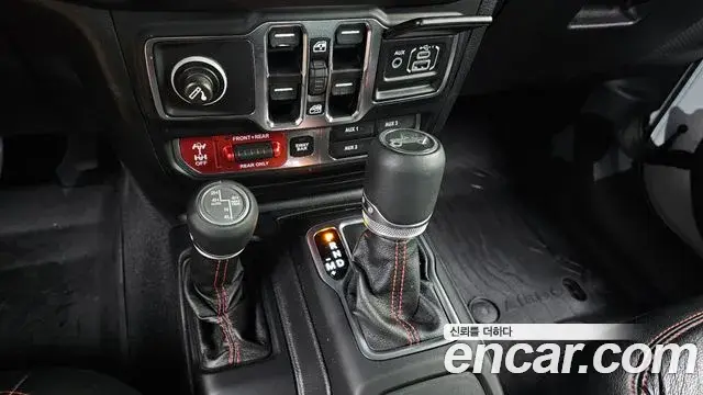 Jeep Wrangler 2019 — Фото 9/20