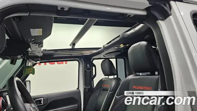 Jeep Wrangler 2019 — Фото 19/20