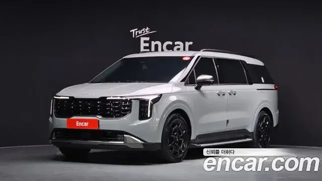 Kia Carnival 2025 — Фото 1/20