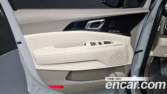 Kia Carnival 2025 — ფოტო 27/35