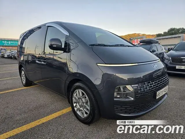 Hyundai Staria 2023 — Photo 10/20