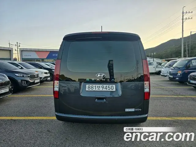 Hyundai Staria 2023 — Photo 7/20
