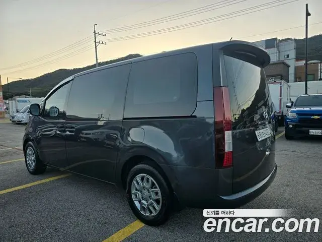 Hyundai Staria 2023 — Photo 1/20