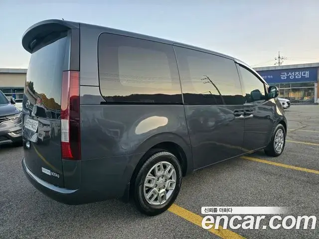 Hyundai Staria 2023 — Photo 2/20