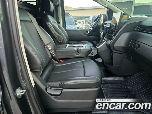 Hyundai Staria 2023 — Photo 12/20