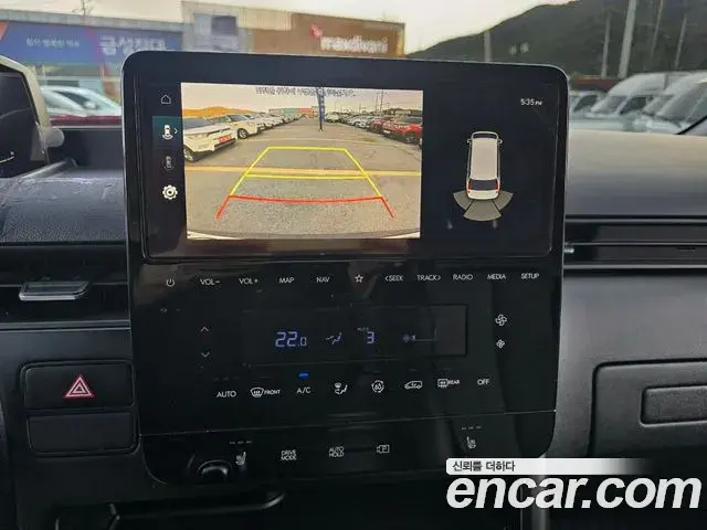 Hyundai Staria 2023 — Photo 6/20