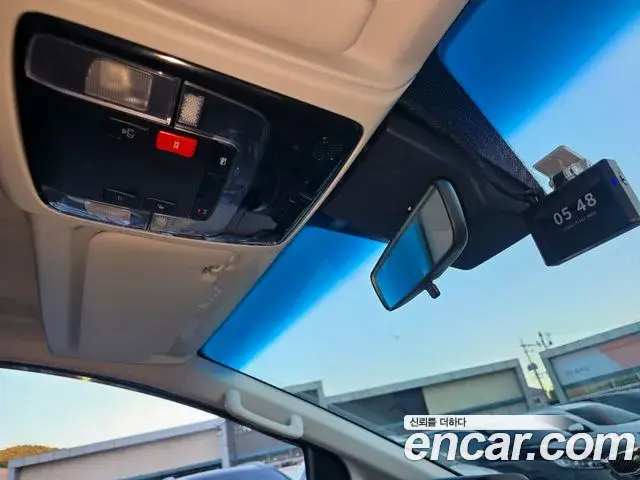 Hyundai Staria 2023 — Photo 3/20