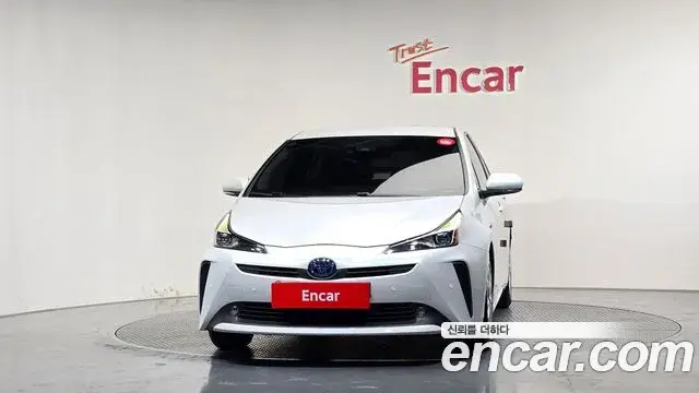 Toyota Prius 2021 — Şəkil 25/30