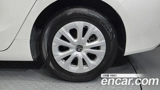 Toyota Prius 2021 — Şəkil 17/30