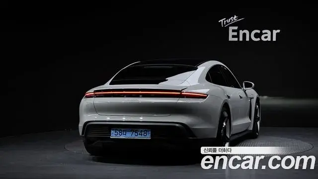 Porsche Taycan 2023 — ფოტო 10/20