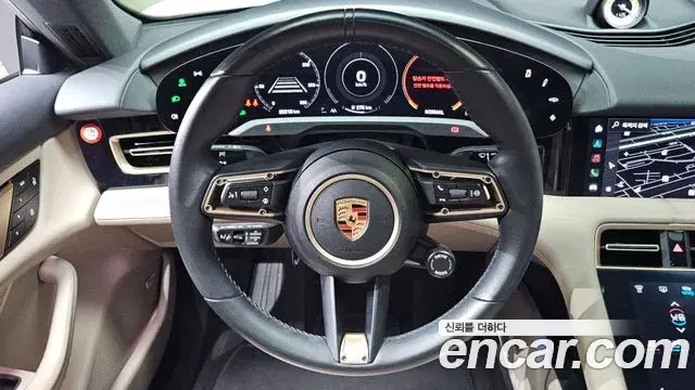Porsche Taycan 2023 — ფოტო 8/20