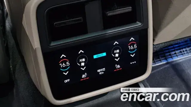 Porsche Taycan 2023 — ფოტო 3/20