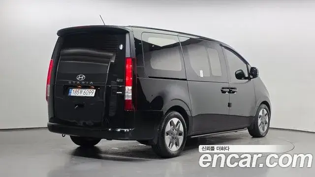 Hyundai Staria 2024 — Фото 2/20