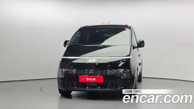 Hyundai Staria 2024 — Фото 3/20