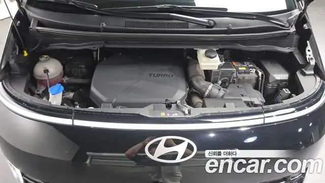 Hyundai Staria 2024 — Фото 6/20