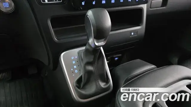 Hyundai Staria 2024 — Фото 9/20