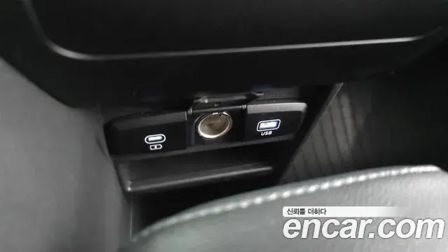 Hyundai Staria 2024 — Фото 17/20