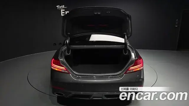 Genesis G70 2019 — ფოტო 28/28