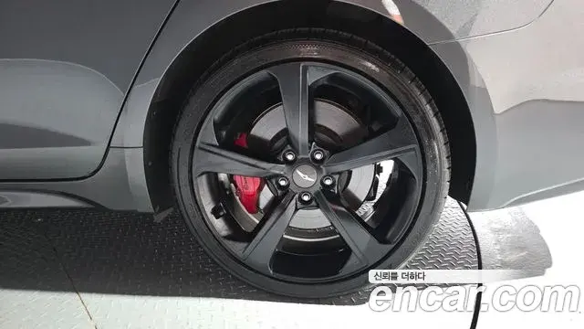 Genesis G70 2019 — ფოტო 25/28