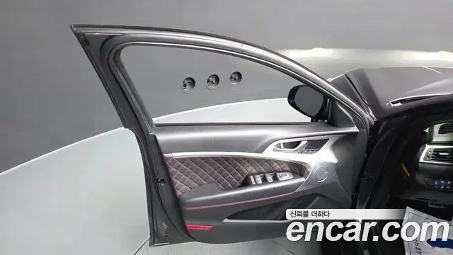 Genesis G70 2019 — ფოტო 15/28