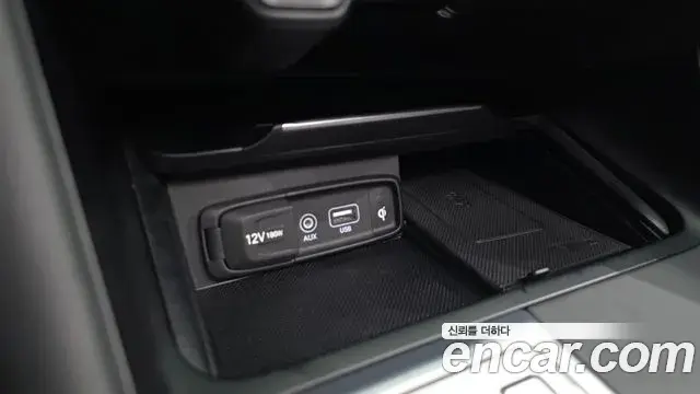 Genesis G70 2019 — ფოტო 8/28
