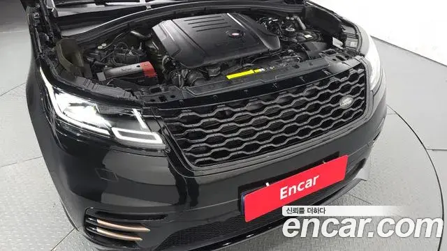 Land Rover Range Rover Velar 2019 — Photo 10/38