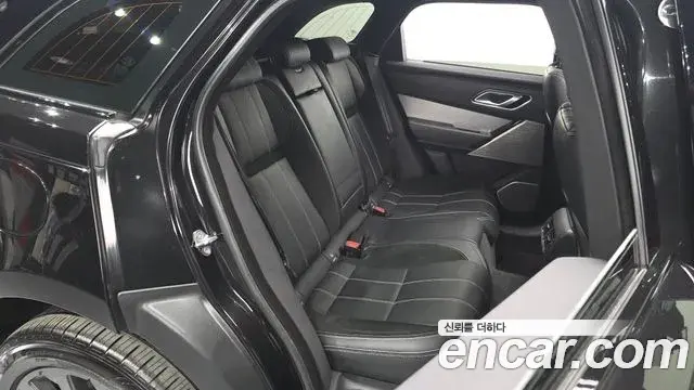 Land Rover Range Rover Velar 2019 — Photo 8/38
