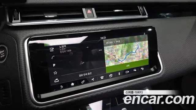 Land Rover Range Rover Velar 2019 — Photo 15/38