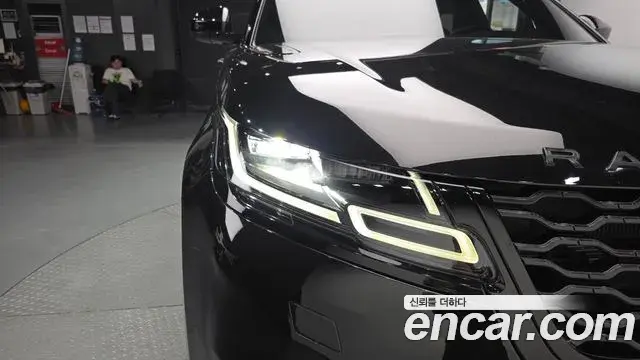 Land Rover Range Rover Velar 2019 — Photo 21/38
