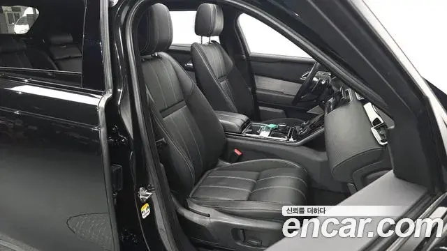 Land Rover Range Rover Velar 2019 — Photo 32/38