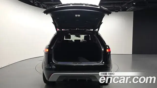 Land Rover Range Rover Velar 2019 — Photo 5/38