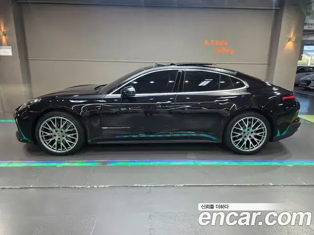 Porsche Panamera 2024 — ფოტო 16/20
