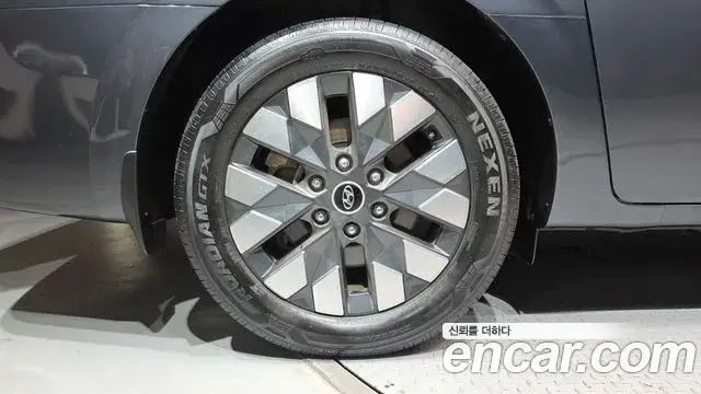 Hyundai Staria 2021 — Фото 5/20
