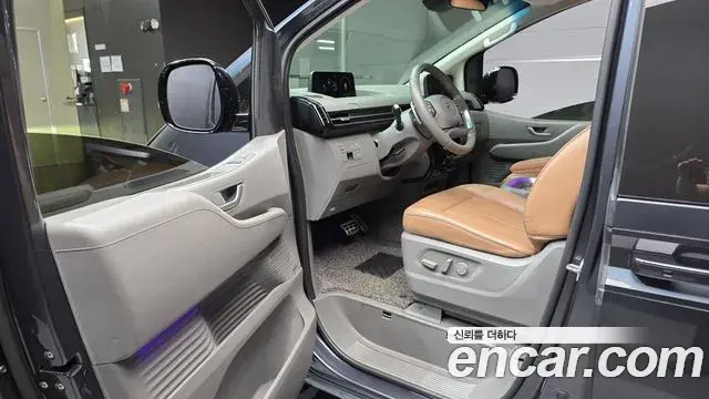 Hyundai Staria 2021 — Фото 10/20