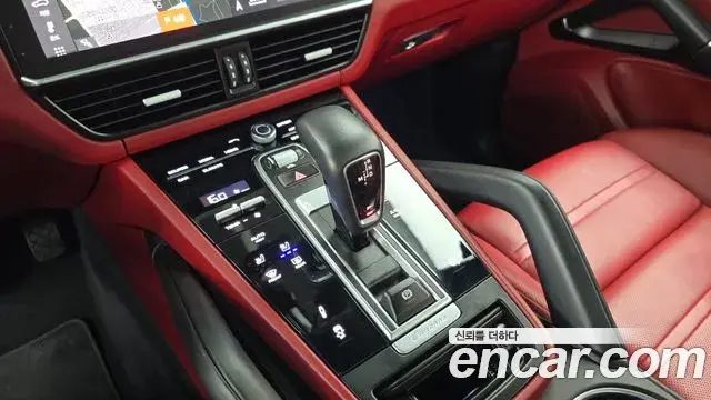 Porsche Cayenne 2021 — Фото 9/20